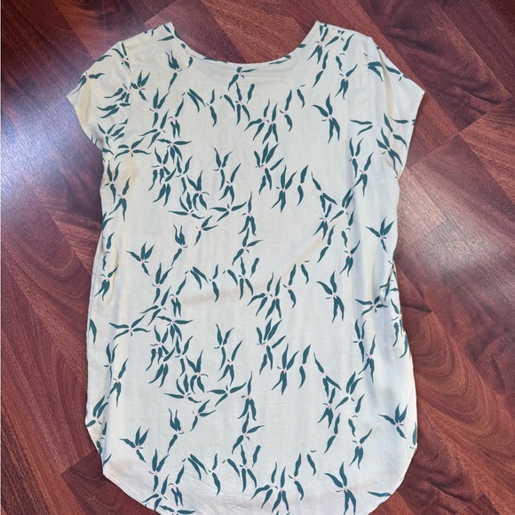 Vero Moda Cream and Green Leaf Print Top - Picture 4 of 5